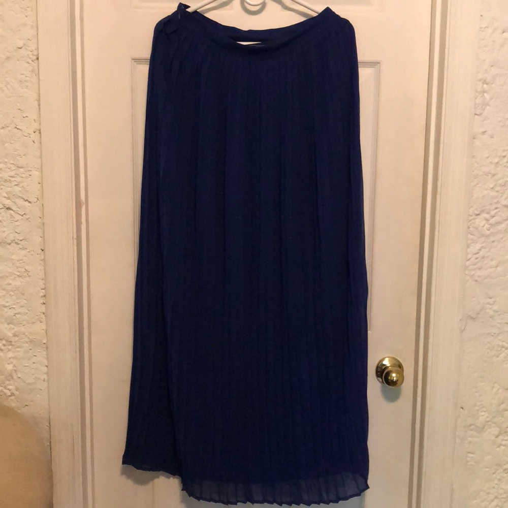 Maxi medium cobalt blue pleated skirt